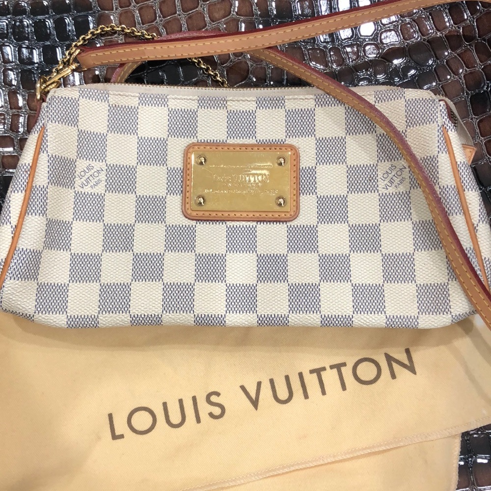 Luis Vuitton Crossbody Eva bag